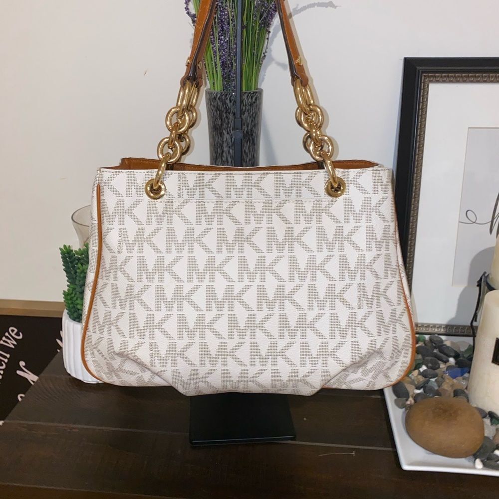Michael Kors Signature MK Vanilla Acorn Fulton Chain Leather Tote - Picture 8 of 15